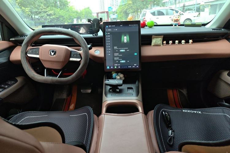Used CHANGAN Eado 2024 1.5T GDI Automatic Flagship Edition Center Console