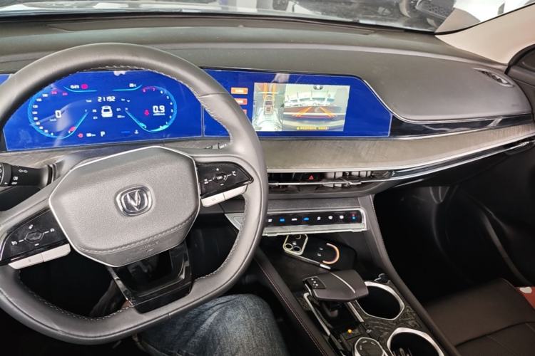 Used CHANGAN Eado 2024 PLUS Blue Whale NE 1.4T GDI DCT High-Energy Edition Center Console
