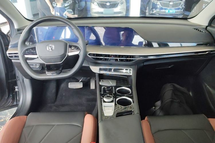 Used CHANGAN Eado 2024 PLUS Blue Whale NE 1.4T GDI DCT High-Energy Edition Center Console