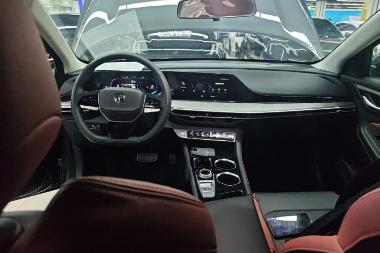 Used CHANGAN Eado 2024 PLUS Blue Whale NE 1.4T GDI DCT High-Energy Edition Center Console
