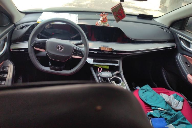 Used CHANGAN Eado 2024 PLUS Blue Whale NE 1.4T GDI DCT High-Energy Edition Center Console