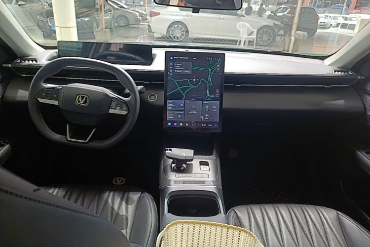 Used CHANGAN Eado 2024 1.5T GDI Automatic Flagship Edition Center Console