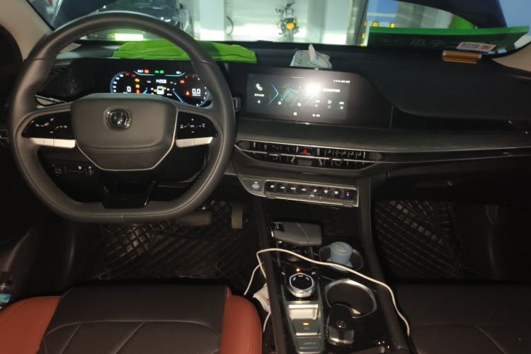 Used CHANGAN Eado 2024 PLUS Blue Whale NE 1.4T GDI DCT High-Energy Edition Center Console