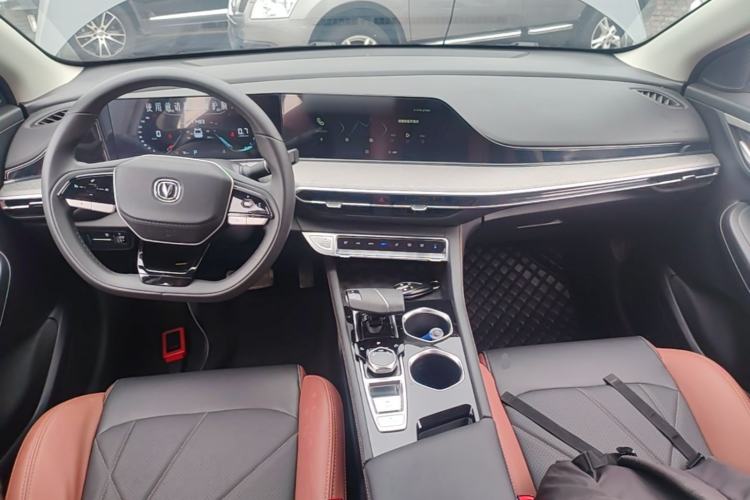 Used CHANGAN Eado 2024 PLUS Blue Whale NE 1.4T GDI DCT High-Energy Edition Center Console
