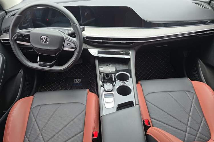 Used CHANGAN Eado 2024 PLUS Blue Whale NE 1.4T GDI DCT High-Energy Edition Center Console