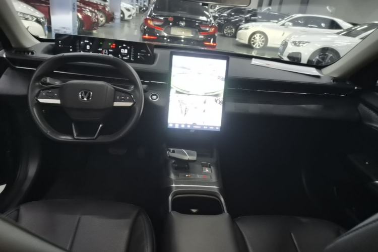Used CHANGAN Eado 2024 1.5T GDI Automatic Prestige Edition Center Console