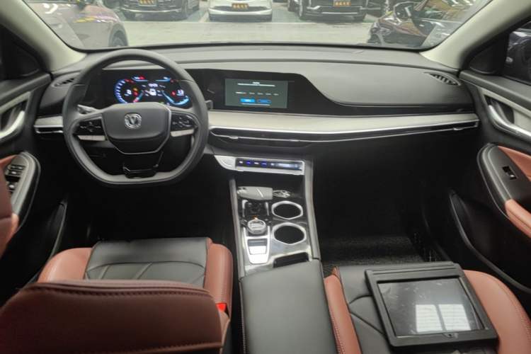 Used CHANGAN Eado 2024 PLUS Blue Whale NE 1.4T GDI DCT High-Energy Edition Center Console