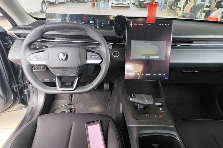 Used CHANGAN Eado 2024 1.5T GDI Automatic Prestige Edition Center Console