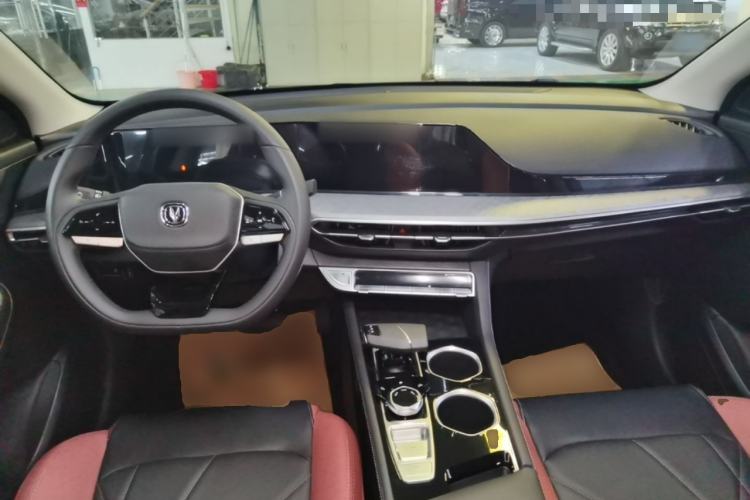 Used CHANGAN Eado 2024 PLUS Blue Whale NE 1.4T GDI DCT High-Energy Edition Center Console