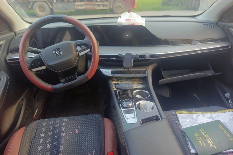 Used CHANGAN Eado 2024 PLUS Blue Whale NE 1.4T GDI DCT High-Energy Edition Center Console
