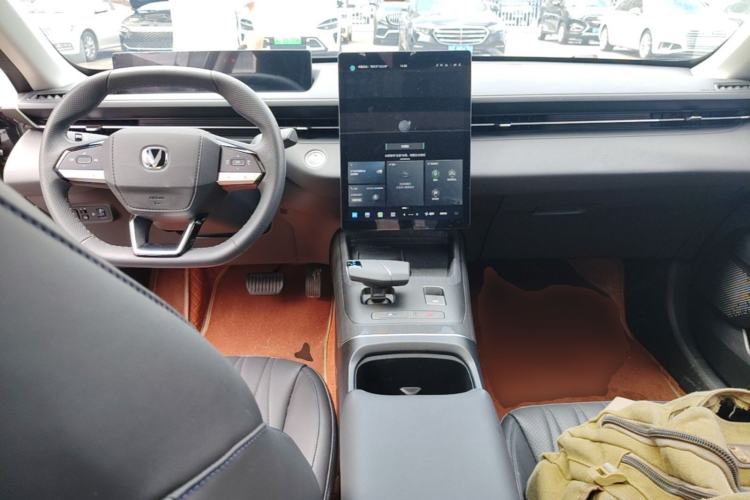 Used CHANGAN Eado 2024 1.5T GDI Automatic Flagship Edition Center Console