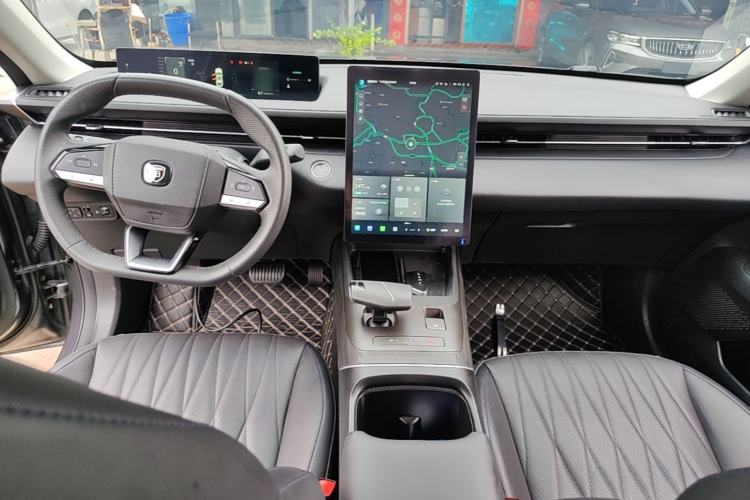 Used CHANGAN Eado 2024 1.5T GDI Automatic Flagship Edition Center Console