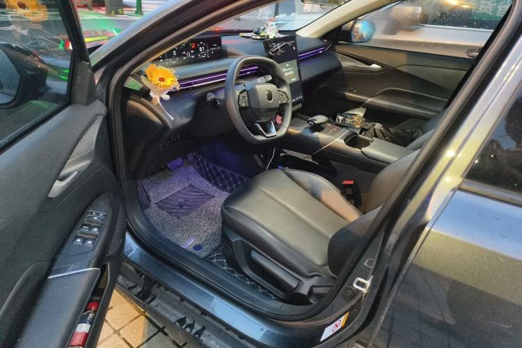 Used CHANGAN Eado 2024 1.5T GDI Automatic Prestige Edition Driver Seat
