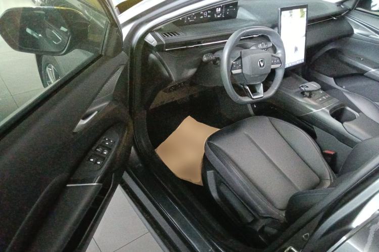 Used CHANGAN Eado 2024 1.5T GDI Automatic Prestige Edition Driver Seat