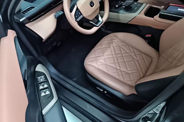 Used CHANGAN Eado 2024 1.5T GDI Automatic Flagship Edition Driver Seat
