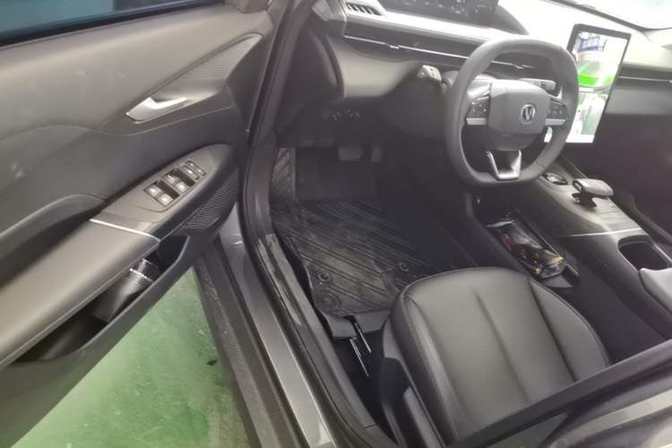 Used CHANGAN Eado 2024 1.5T GDI Automatic Prestige Edition Driver Seat