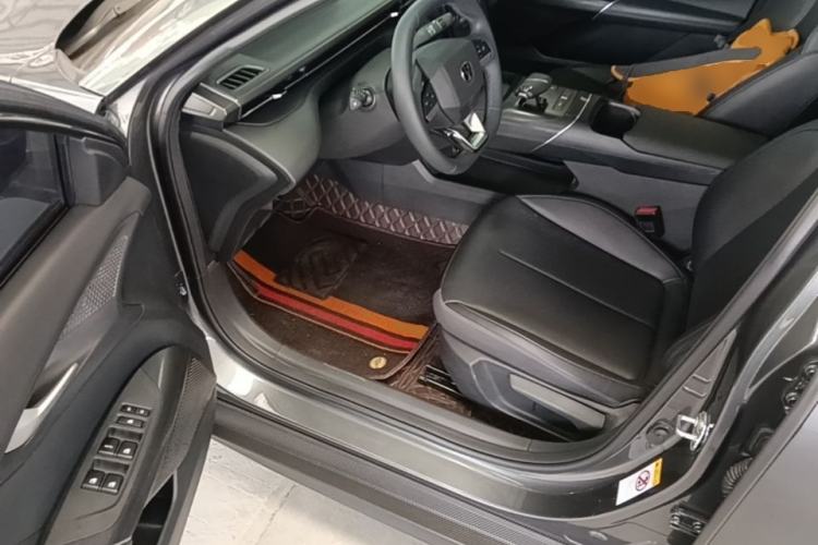 Used CHANGAN Eado 2024 1.5T GDI Automatic Prestige Edition Driver Seat