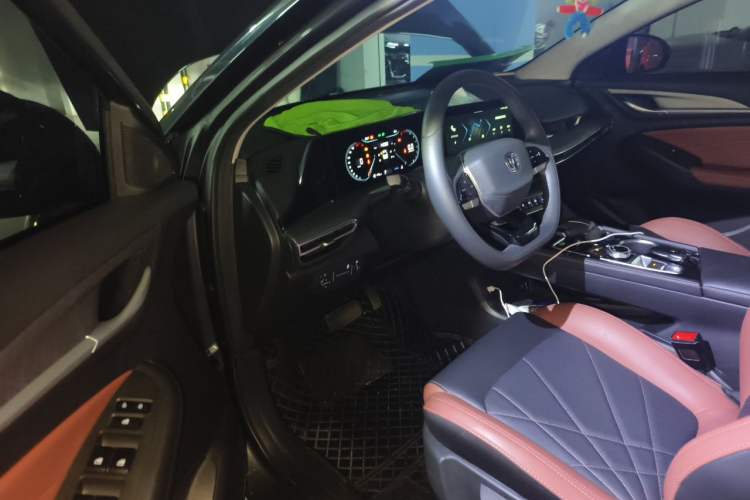 Used CHANGAN Eado 2024 PLUS Blue Whale NE 1.4T GDI DCT High-Energy Edition Driver Seat