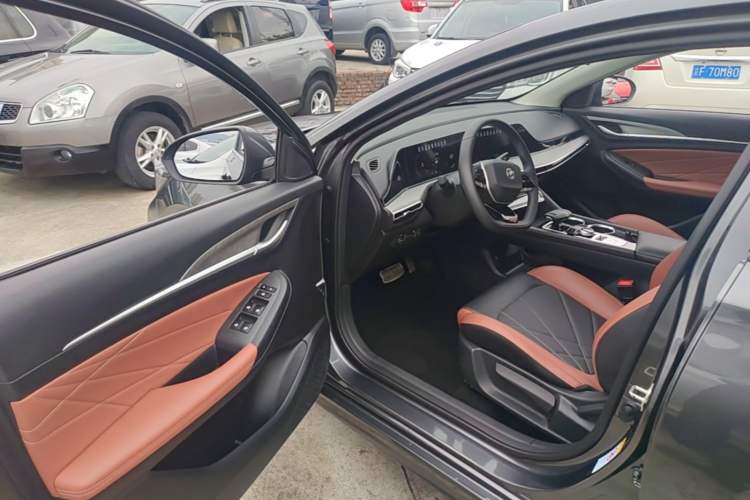 Used CHANGAN Eado 2024 PLUS Blue Whale NE 1.4T GDI DCT High-Energy Edition Driver Seat