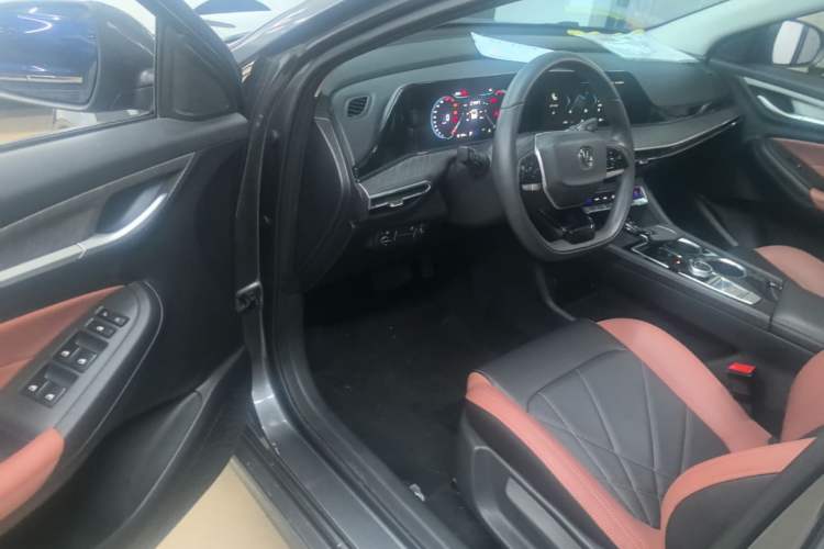 Used CHANGAN Eado 2024 PLUS Blue Whale NE 1.4T GDI DCT High-Energy Edition Driver Seat