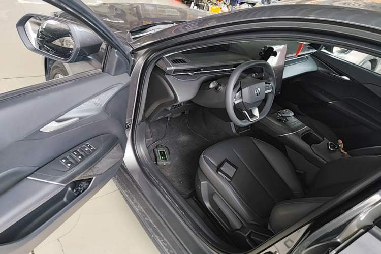 Used CHANGAN Eado 2024 1.5T GDI Automatic Prestige Edition Driver Seat