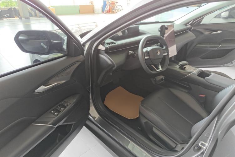 Used CHANGAN Eado 2024 1.5T GDI Automatic Prestige Edition Driver Seat