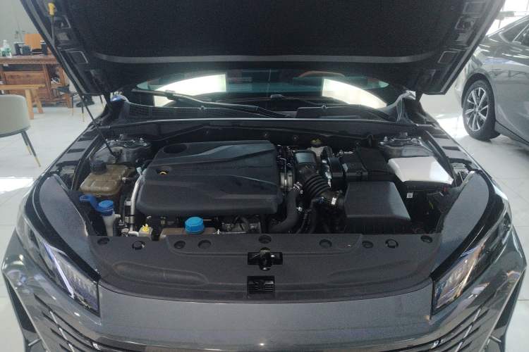 Used CHANGAN Eado 2024 1.5T GDI Automatic Flagship Edition Engine Bay