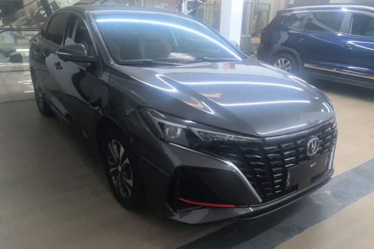 Used CHANGAN Eado 2024 PLUS Blue Whale NE 1.4T GDI DCT High-Energy Edition Front Right 45 Deg