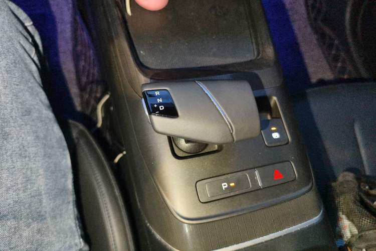 Used CHANGAN Eado 2024 1.5T GDI Automatic Prestige Edition Gear Lever