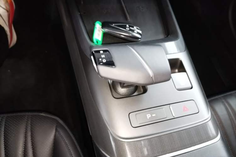 Used CHANGAN Eado 2024 1.5T GDI Automatic Flagship Edition Gear Lever