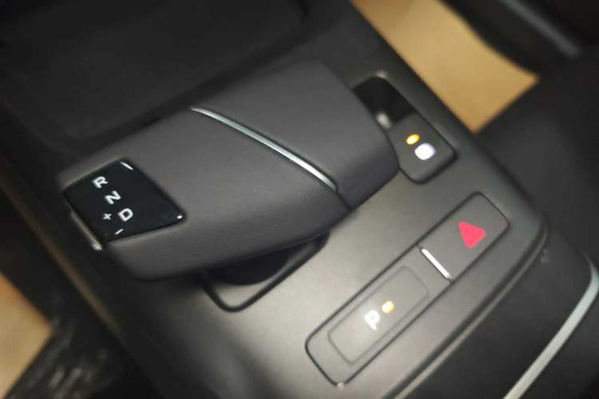 Used CHANGAN Eado 2024 1.5T GDI Automatic Prestige Edition Gear Lever