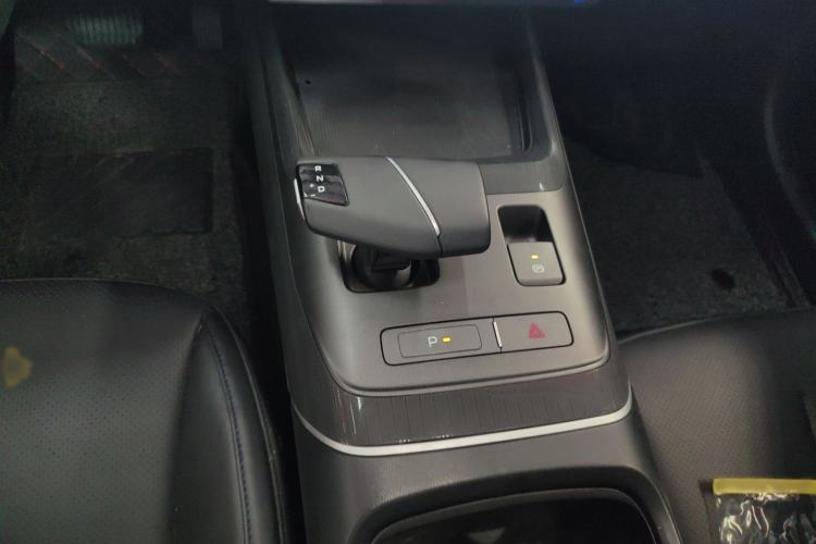 Used CHANGAN Eado 2024 1.5T GDI Automatic Prestige Edition Gear Lever