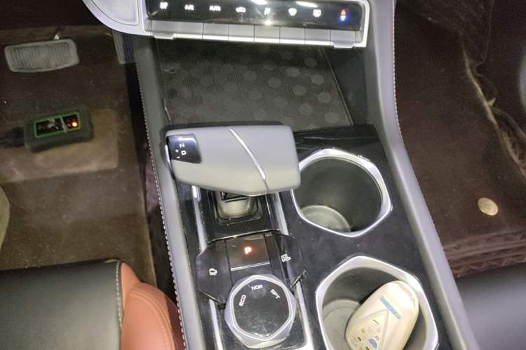 Used CHANGAN Eado 2024 PLUS Blue Whale NE 1.4T GDI DCT High-Energy Edition Gear Lever