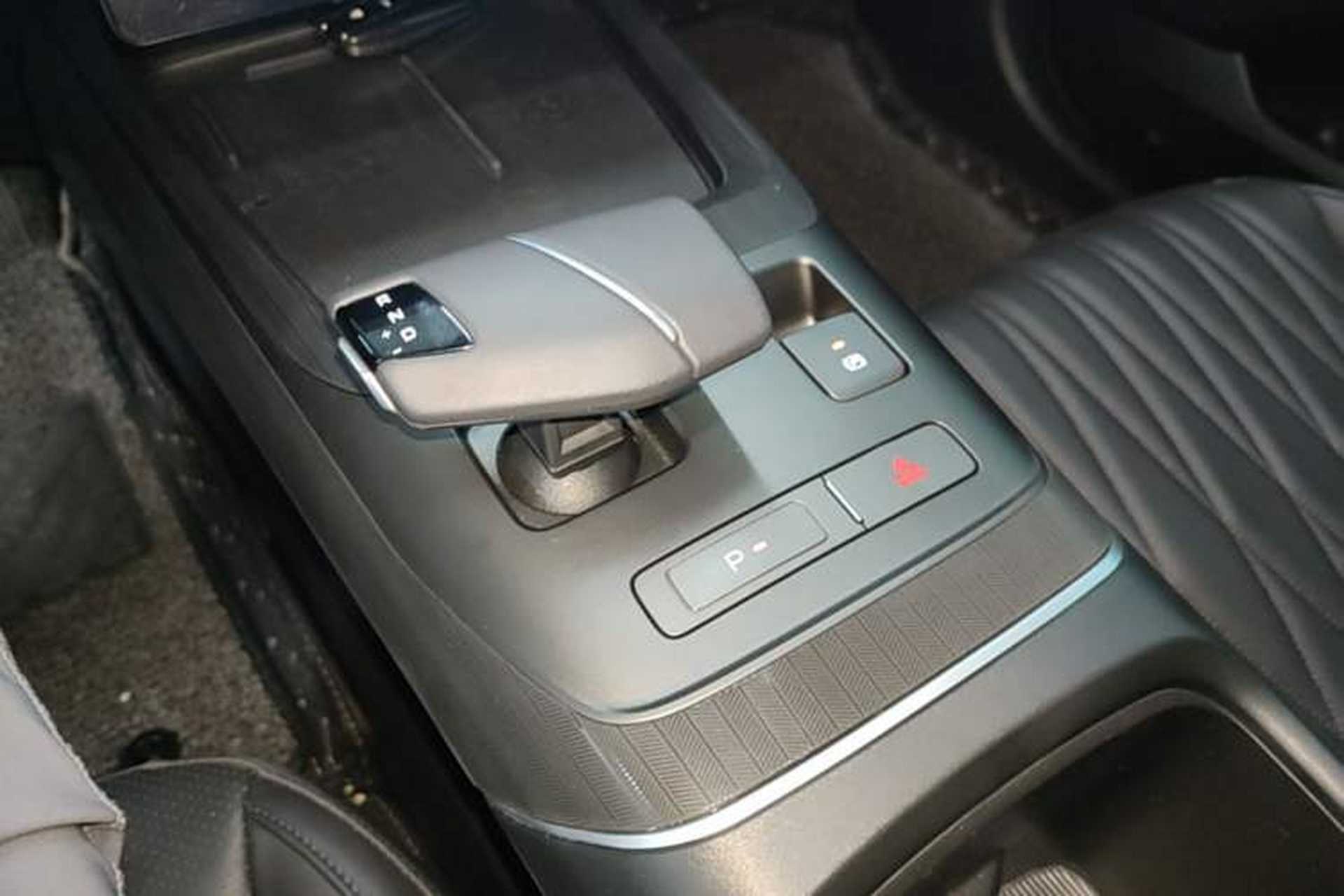 Used CHANGAN Eado 2024 1.5T GDI Automatic Flagship Edition Gear Lever