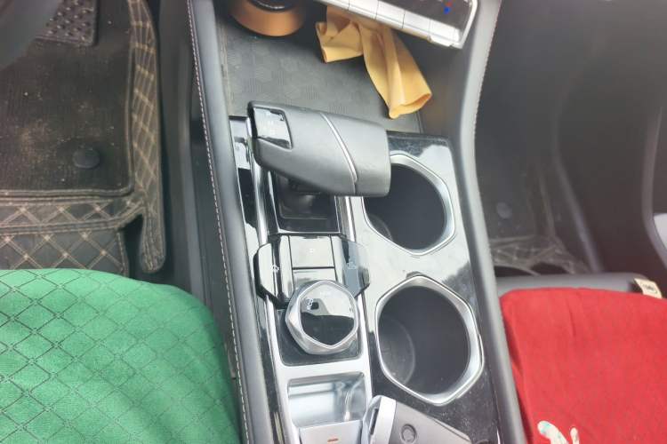 Used CHANGAN Eado 2024 PLUS Blue Whale NE 1.4T GDI DCT High-Energy Edition Gear Lever