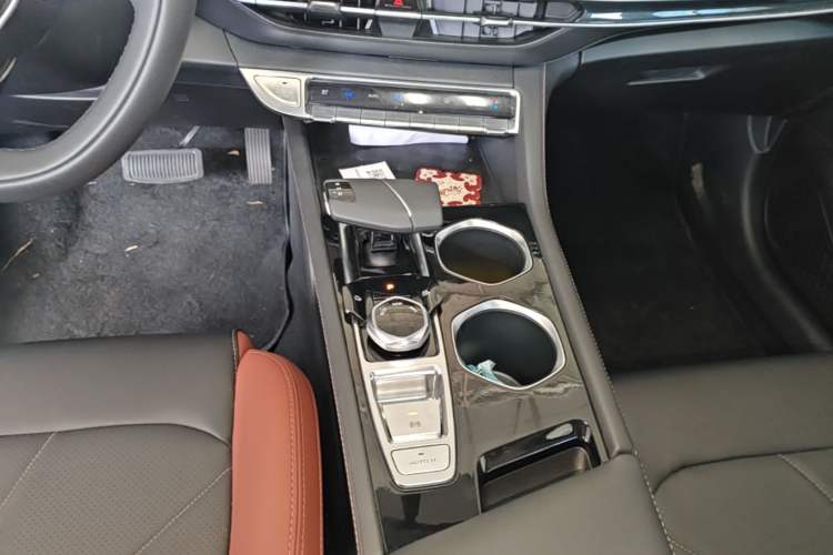 Used CHANGAN Eado 2024 PLUS Blue Whale NE 1.4T GDI DCT High-Energy Edition Gear Lever