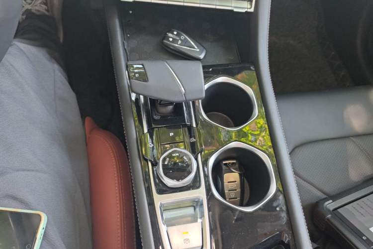 Used CHANGAN Eado 2024 PLUS Blue Whale NE 1.4T GDI DCT High-Energy Edition Gear Lever