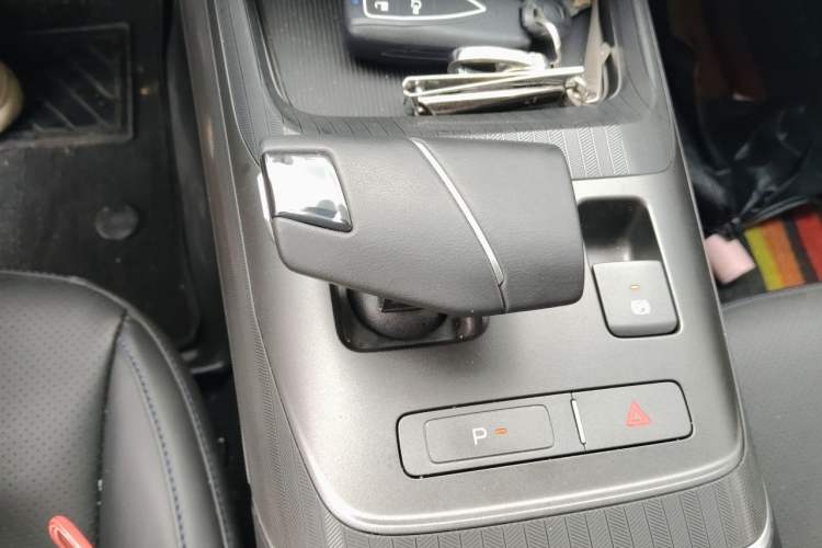 Used CHANGAN Eado 2024 1.5T GDI Automatic Prestige Edition Gear Lever