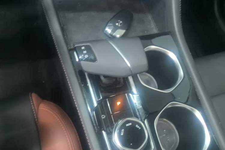 Used CHANGAN Eado 2024 PLUS Blue Whale NE 1.4T GDI DCT High-Energy Edition Gear Lever