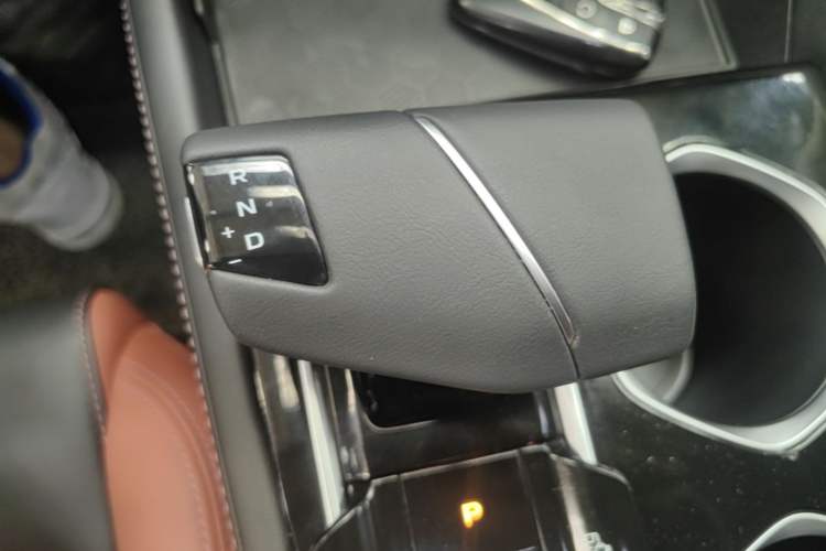 Used CHANGAN Eado 2024 PLUS Blue Whale NE 1.4T GDI DCT High-Energy Edition Gear Lever