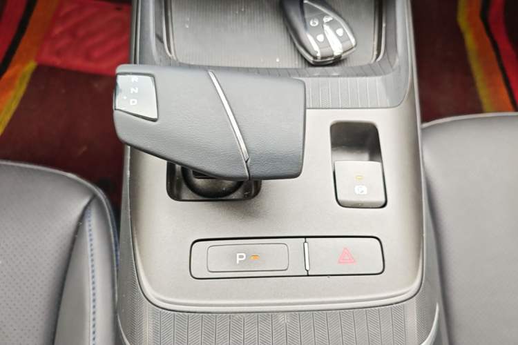 Used CHANGAN Eado 2024 1.5T GDI Automatic Prestige Edition Gear Lever