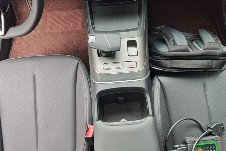 Used CHANGAN Eado 2024 1.5T GDI Automatic Prestige Edition Gear Lever