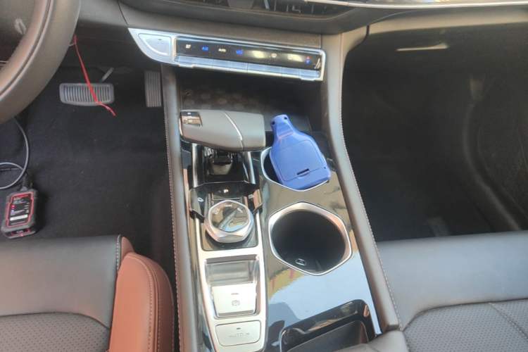 Used CHANGAN Eado 2024 PLUS Blue Whale NE 1.4T GDI DCT High-Energy Edition Gear Lever