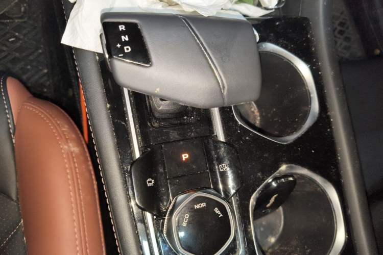 Used CHANGAN Eado 2024 PLUS Blue Whale NE 1.4T GDI DCT High-Energy Edition Gear Lever