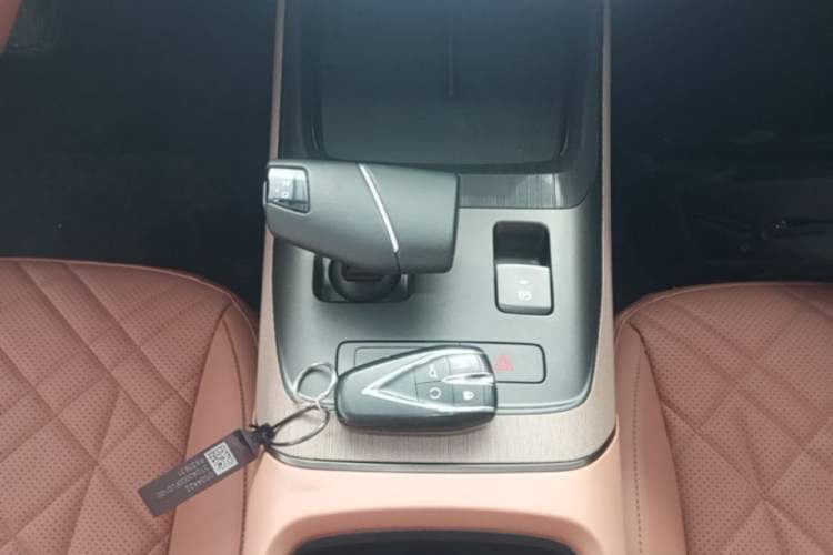 Used CHANGAN Eado 2024 1.5T GDI Automatic Flagship Edition Gear Lever