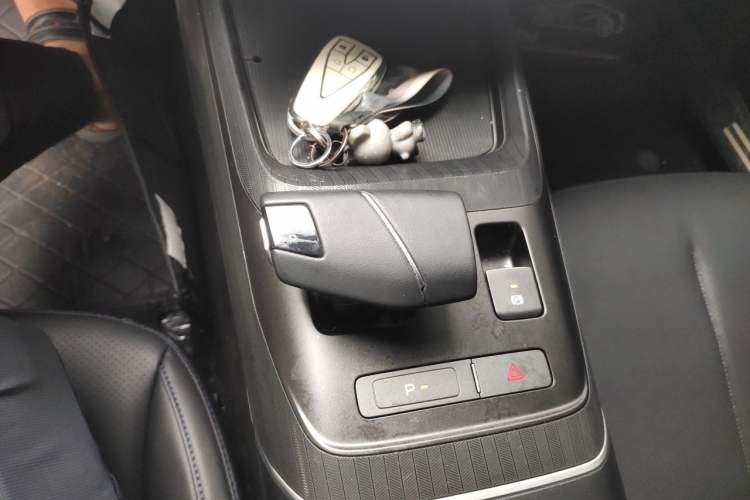Used CHANGAN Eado 2024 1.5T GDI Automatic Prestige Edition Gear Lever