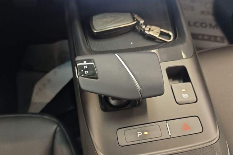 Used CHANGAN Eado 2024 1.5T GDI Automatic Prestige Edition Gear Lever