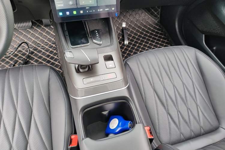 Used CHANGAN Eado 2024 1.5T GDI Automatic Flagship Edition Gear Lever