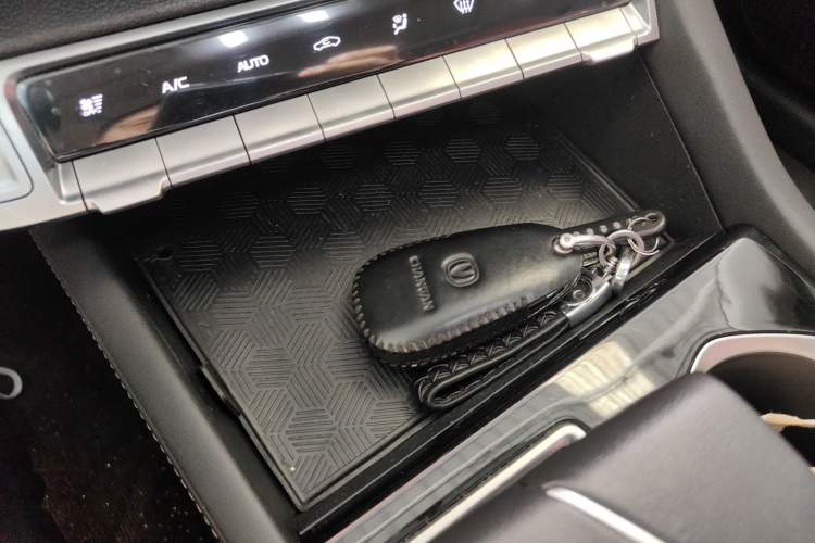 Used CHANGAN Eado 2024 PLUS Blue Whale NE 1.4T GDI DCT High-Energy Edition Interior 1