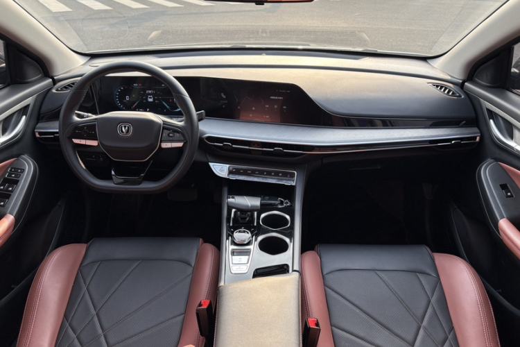 Used CHANGAN Eado 2024 PLUS Blue Whale NE 1.4T GDI DCT High-Energy Edition Interior 2